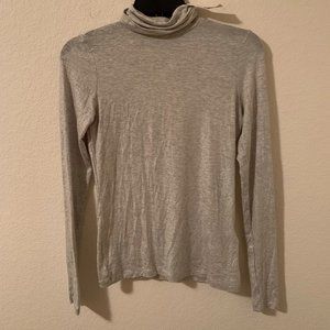 Banana Republic light gray turtle neck NWT